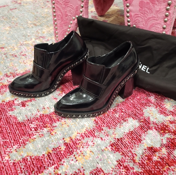 💯 Chanel Rare Chained Shoes ❤️💯 - Picture 4 of 9